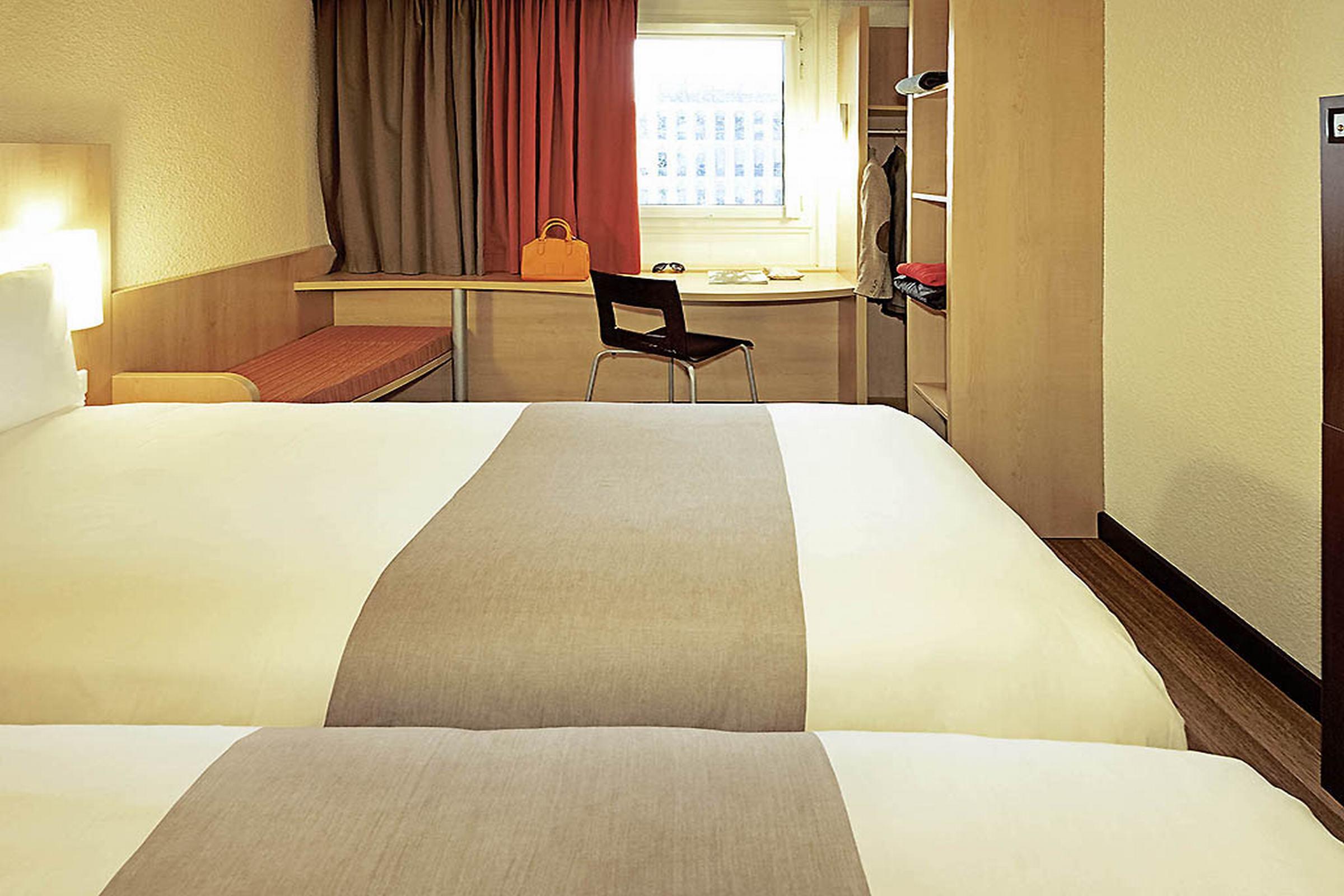 Ibis Hotel Koeln Am Dom Exterior foto